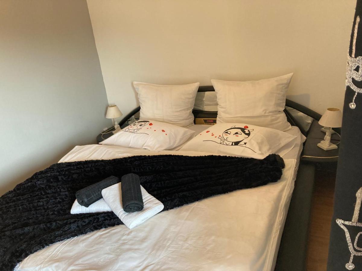 שיבניק Apartments Nanut מראה חיצוני תמונה