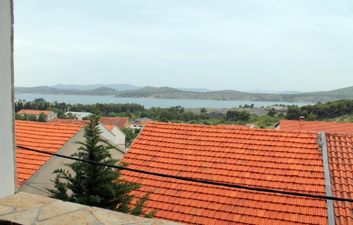 שיבניק Apartments Nanut מראה חיצוני תמונה