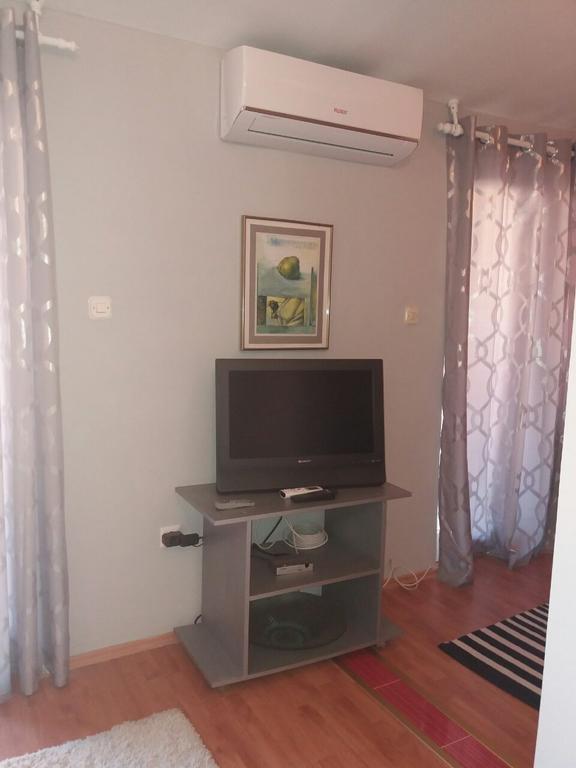 שיבניק Apartments Nanut מראה חיצוני תמונה